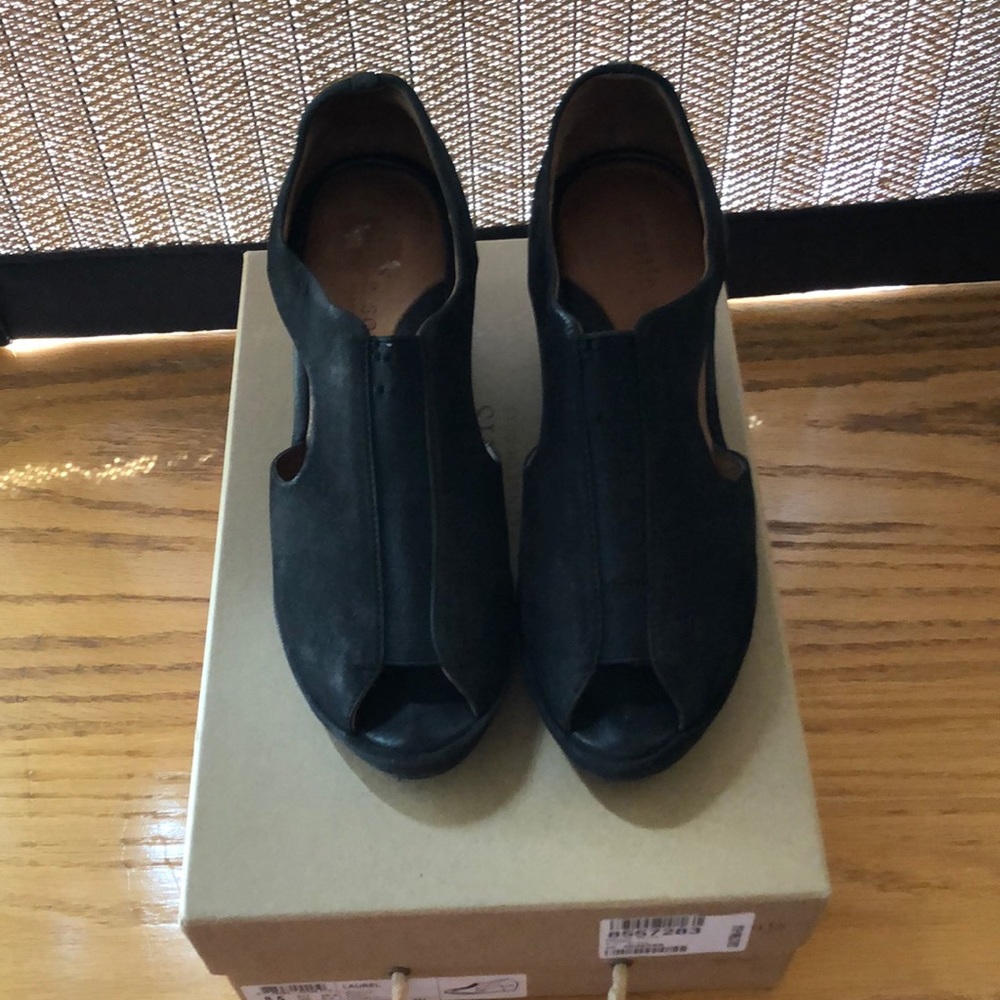 Gentle Souls Laurel Nubuck Wedge